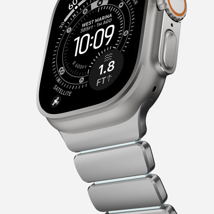 Produktbild Nomad Stratos Band Titanium Natural 49mm Icy Blue Glow (22 mm, FKM, Grad 4 Titan, Titan)
