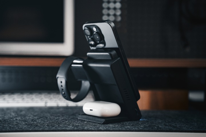 Actual product image Vinnic AELLO PEAK Charging Dock (5000 mAh, 15 W, 15 Wh)