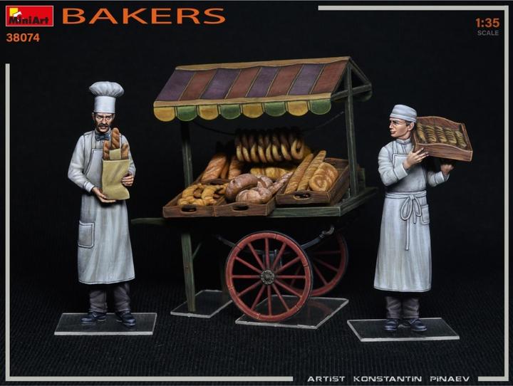 Actual product image 1:35 Fig. baker with market cart (2)