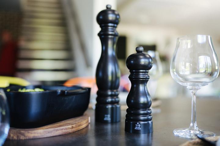 Actual product image Peugeot Salt mill Paris black satin 22 (Salt)