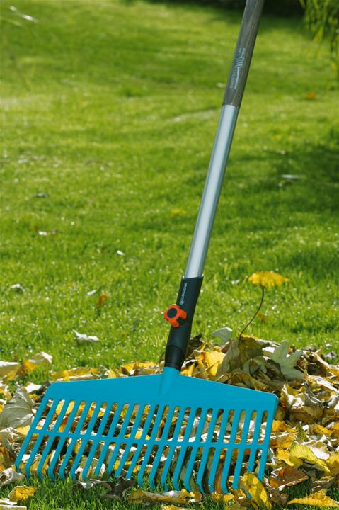 Actual product image Gardena Rake broom