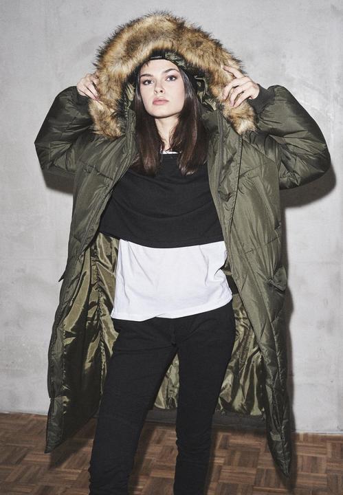 Produktbild Urban Classics Ladies Oversize Faux Fur Puffer Coat (XS)