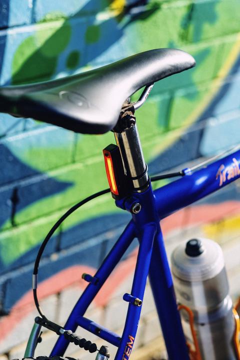 Image du produit knog. Blinder 400 + Plus Rear (400 lm, 20 lm)