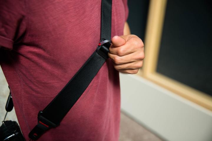 Actual product image Peak Design Slide (Neck belt, Shoulder strap, Wrist strap)