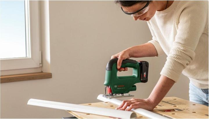 Produktbild Bosch Home & Garden EasySaw 18V-70