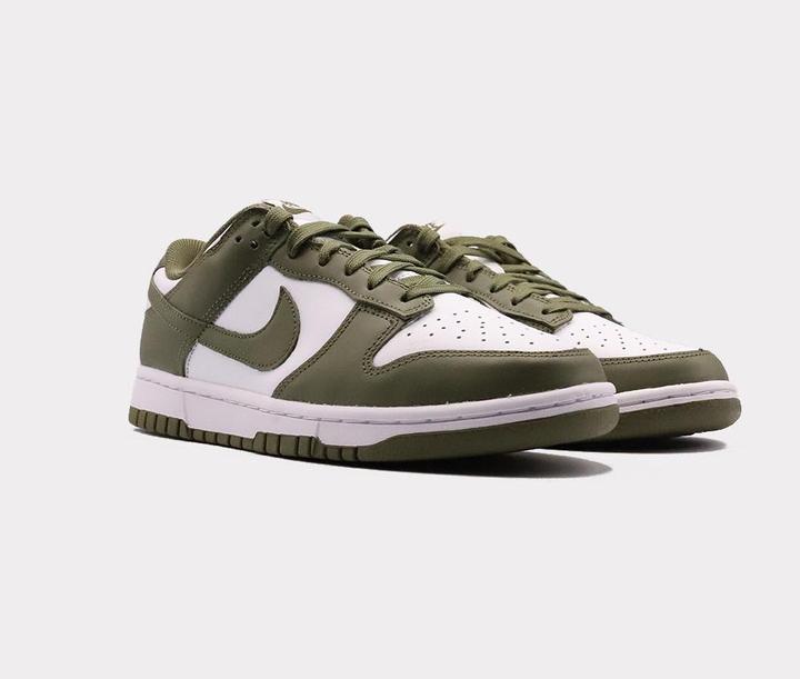 White / Medium Olive-White