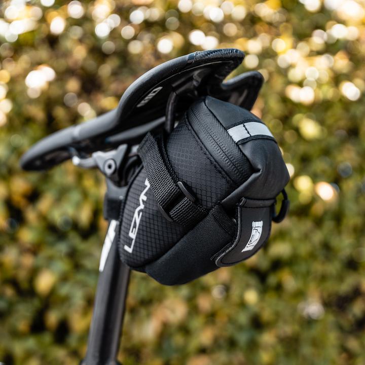 Produktbild Lezyne M-Caddy (0.60 l, Satteltasche)