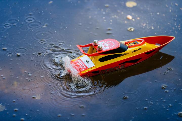 Actual product image Carson RC Boot Rescue 2.4G 100% RTR