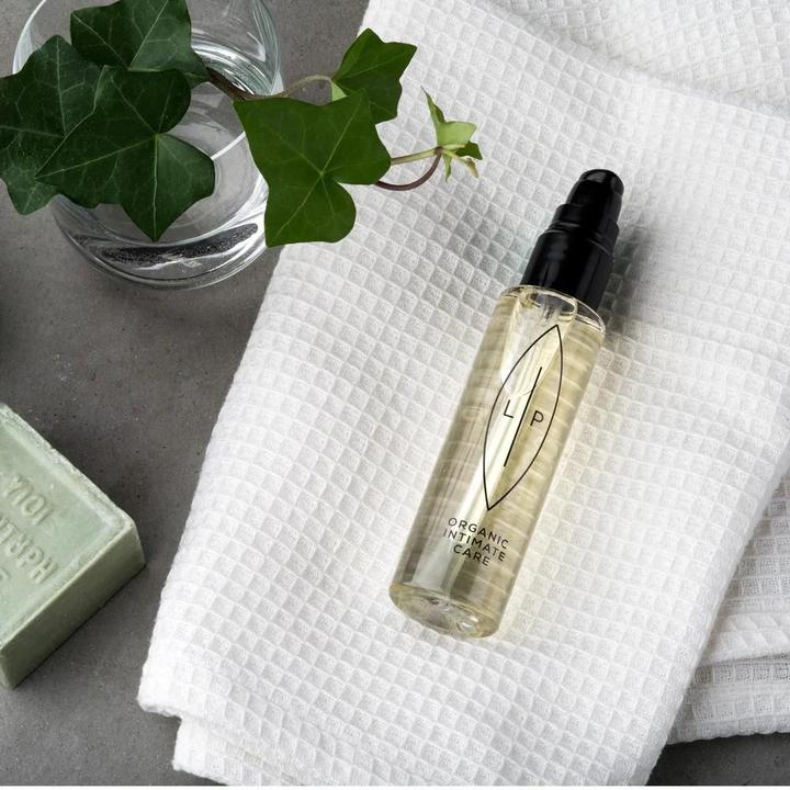 Image du produit Lip Intimate Care Soins intimes organiques Menthe et Ylang Ylang (75 ml, Rasage intime, Huile de toilette intime)