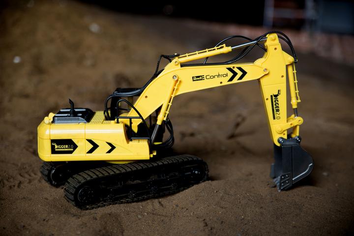 Actual product image Revell Digger 2.0