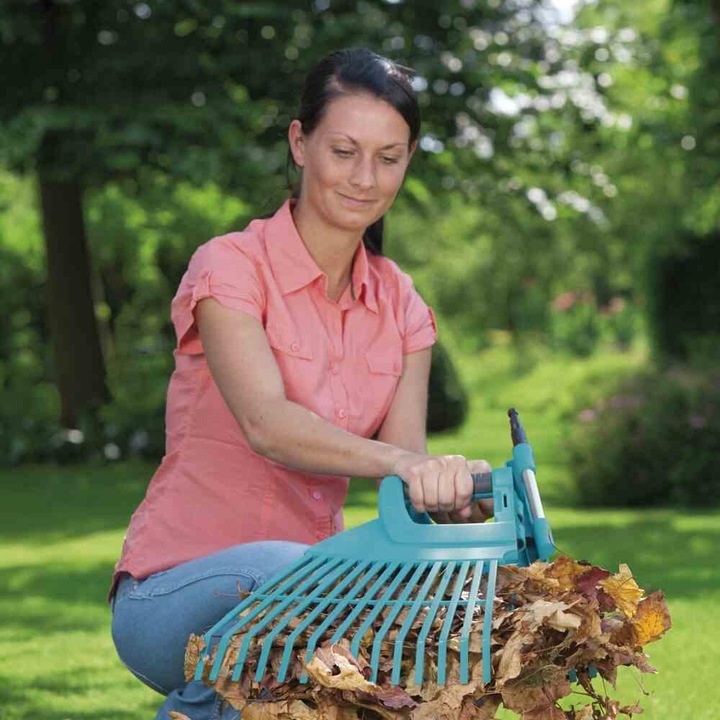 Actual product image Gardena fan rake