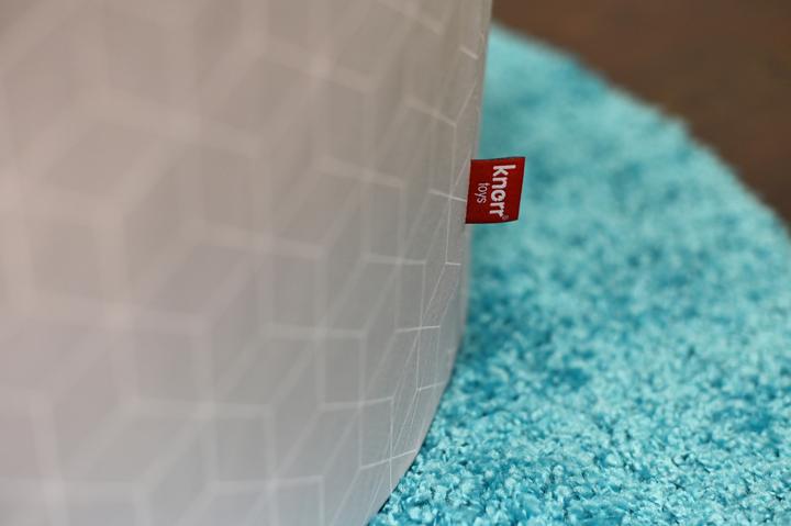 Image du produit Knorrtoys Bällebad soft - "Geo cube grey" - 300 balls creme/grey/rose (ca. 6cm Durchmesser)