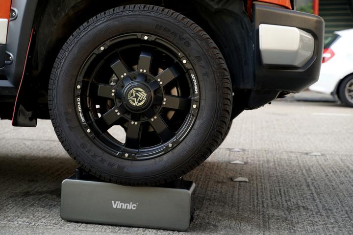 Actual product image Vinnic Powerstation (1958 Wh, 27 kg)