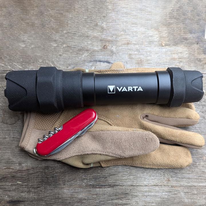Immagine prodotto Varta Indistruttibile F30 Pro (22.80 cm, 650 lm)