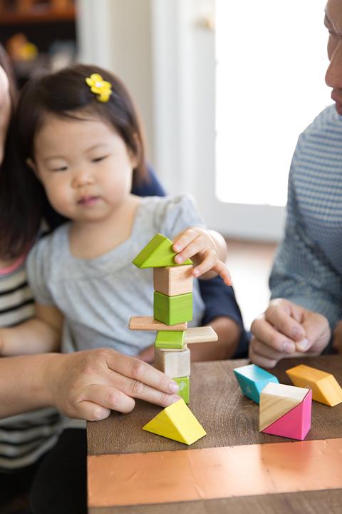 Produktbild Tegu Holzprisma farbig mit Beutel