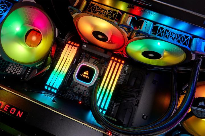 Actual product image Corsair H100i RGB Platinum