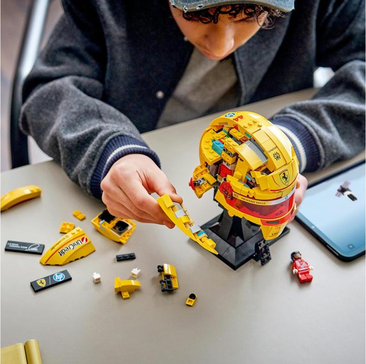 Productafbeelding LEGO Scuderia Ferrari HP Lewis Hamilton Helm (43022, LEGO Edities)