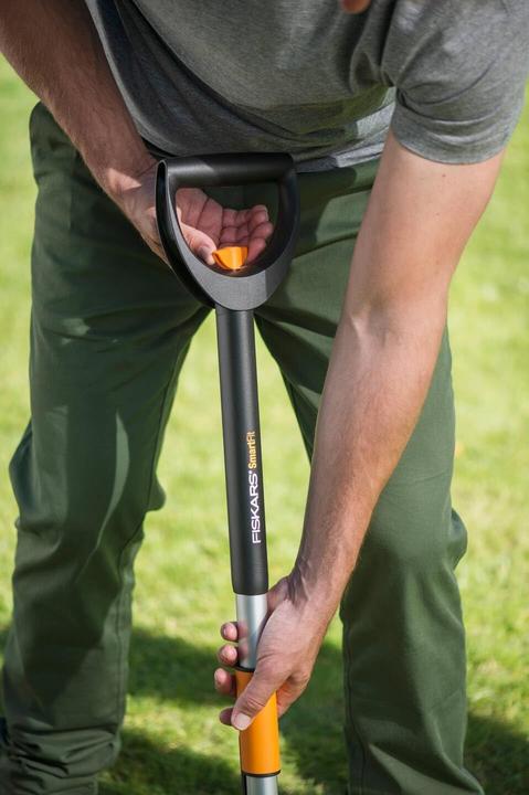 Actual product image Fiskars Telescopic Weed Plug