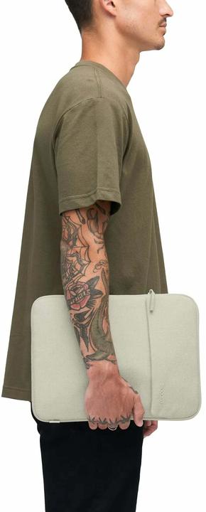 Actual product image Incase Crosstown Sleeve for 14-inch Laptop - Limestone (14", Universal)