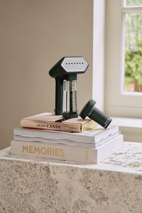 Actual product image SteamOne Reise-Dampfer&Anti-Fussel B-SN200B-RP10 (1800 W, 28 g/min)