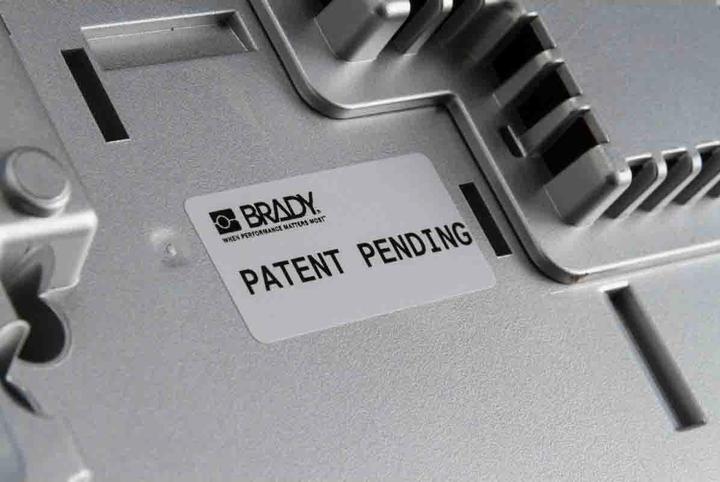 Immagine prodotto Brady People ID MetaLabel etichetta che crea nastro nero su argento (7.62 cm)