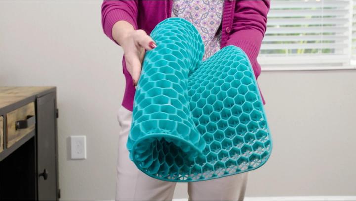 Actual product image Dreamolino Sitzkissen SoftSitter, Gel-Wabenstruktur (42 x 37 cm)