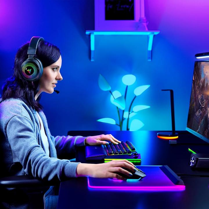 Actual product image Razer Kraken V4 PRO (Cable, Wireless)