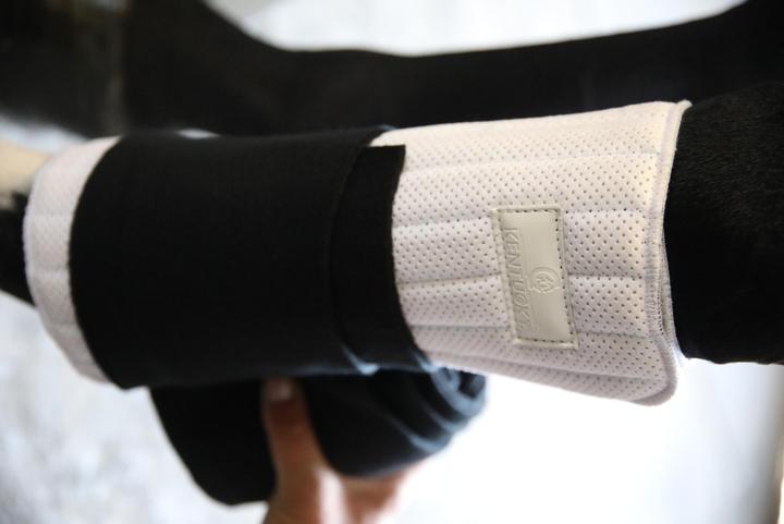 Produktbild Kentucky Horsewear Bandagenunterlagen Arbeit Absorb 4er-Set