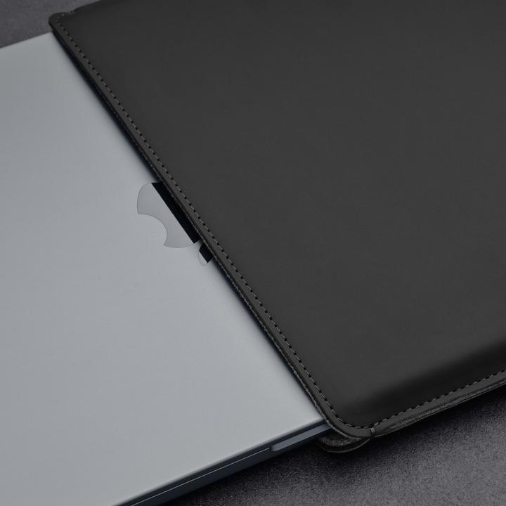 Actual product image Woolnut Coated Sleeve -suojatasku 16" MacBook Pro, musta (16")