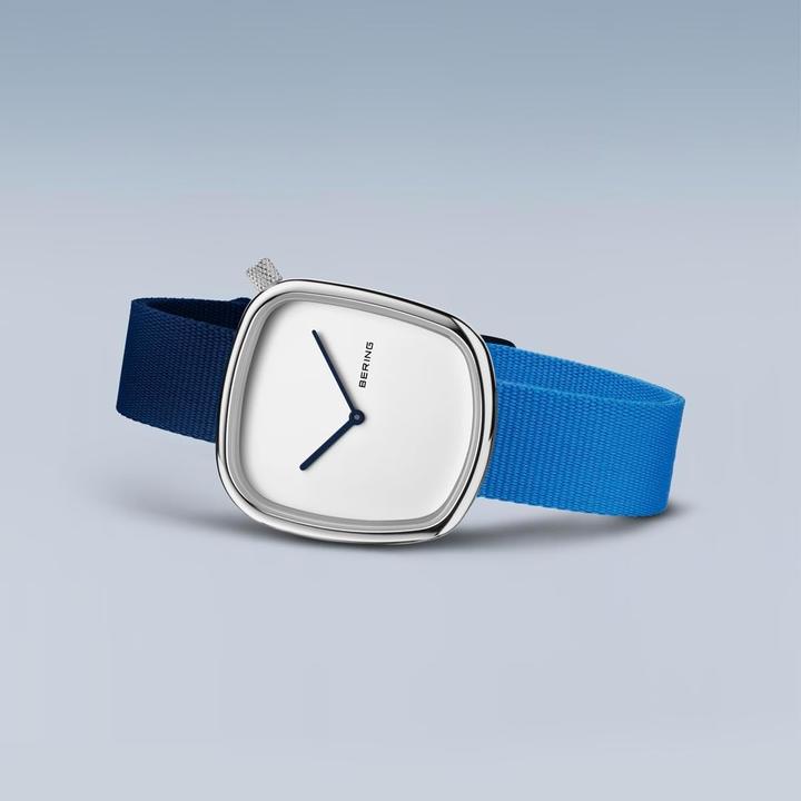 Produktbild Bering Klassisches Damenuhrenmodell mit puristischem Design und kratzfestem Saphirglas (34 mm)