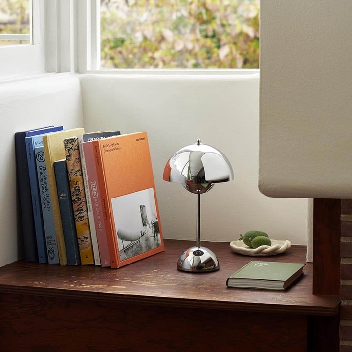 Actual product image &Tradition Flowerpot VP9 Portable Table Lamp Chrome-Plated (270 lm)