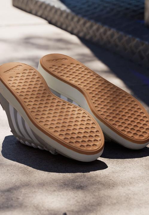 Image du produit Adidas Baskets GRAND COURT BASE 00s (44)