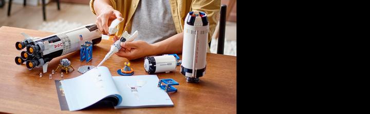 Produktbild LEGO NASA Apollo Saturn V (92176, LEGO Ideas, LEGO Seltene Sets)