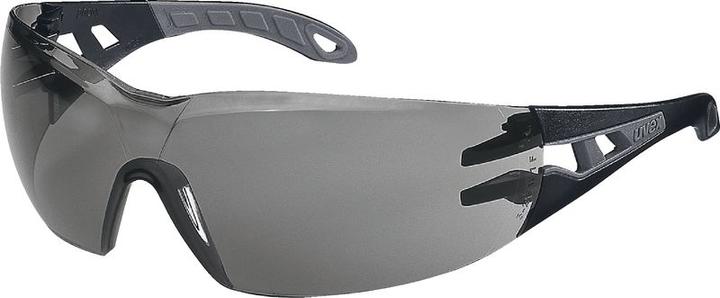 Grau, Black