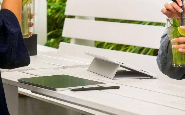 Actual product image Wacom MovinkPad 11 Case Stand