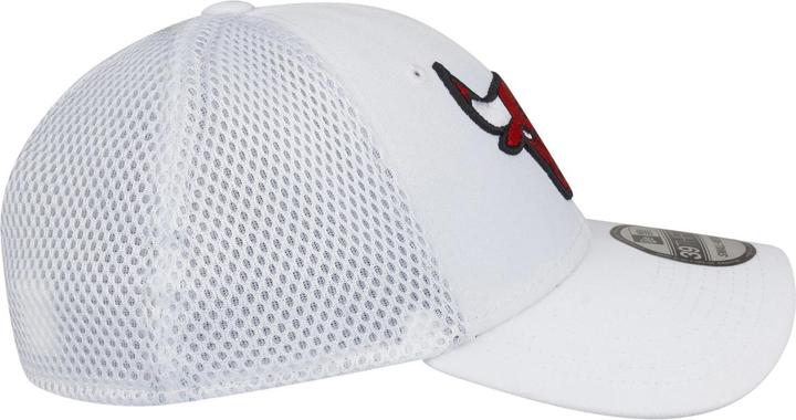 Actual product image New Era 39Thirty Stretch Mesh Cap - Chicago Bulls - L/XL (L)