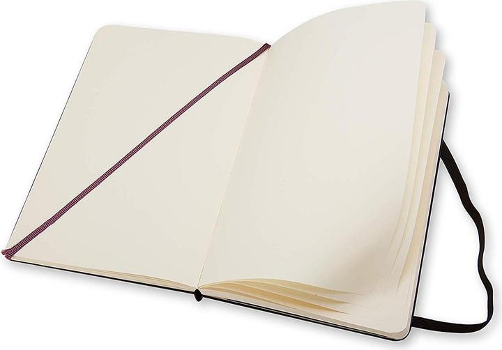 Actual product image Moleskine Classic Large (A5, Plain, Hardcover)