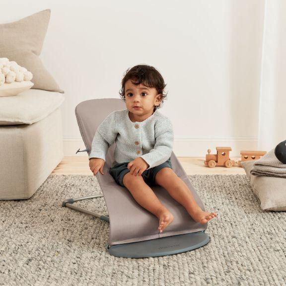 Produktbild BabyBjörn Wippe Soft, gewebt Classic Quilt, sandgrau