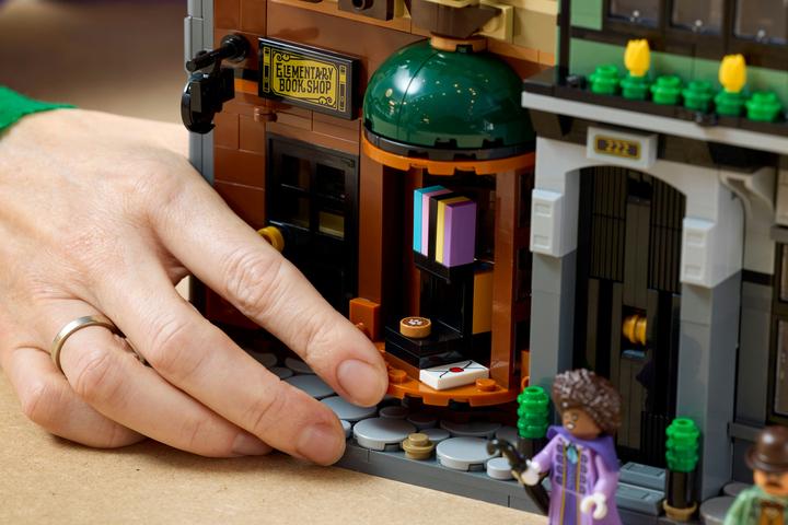 Actual product image LEGO Sherlock Holmes: Bücherstütze (10351, LEGO Icons)