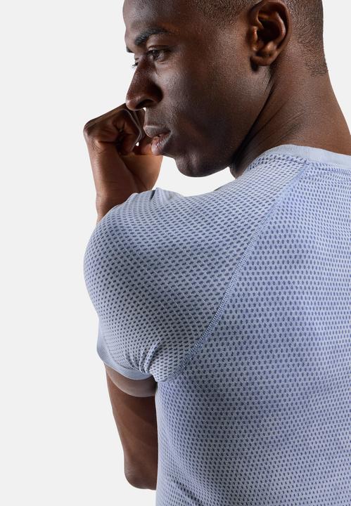 Actual product image Odlo Performance Light Rain Dye BL Top Crew Neck S/S (XL)