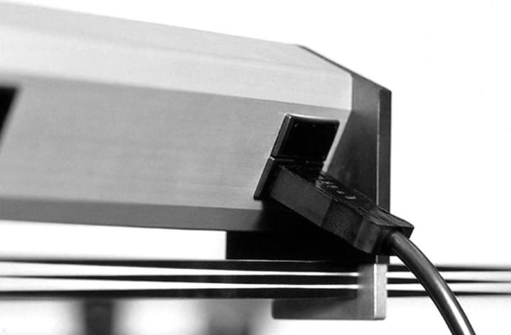 Produktbild Bachmann DESK Tischsteckdose 2-fach, Farbe: Inox mit Gerätezuleitung, Stromeingang: 0,2 m mit GST18, inkl. (2x, GST18)