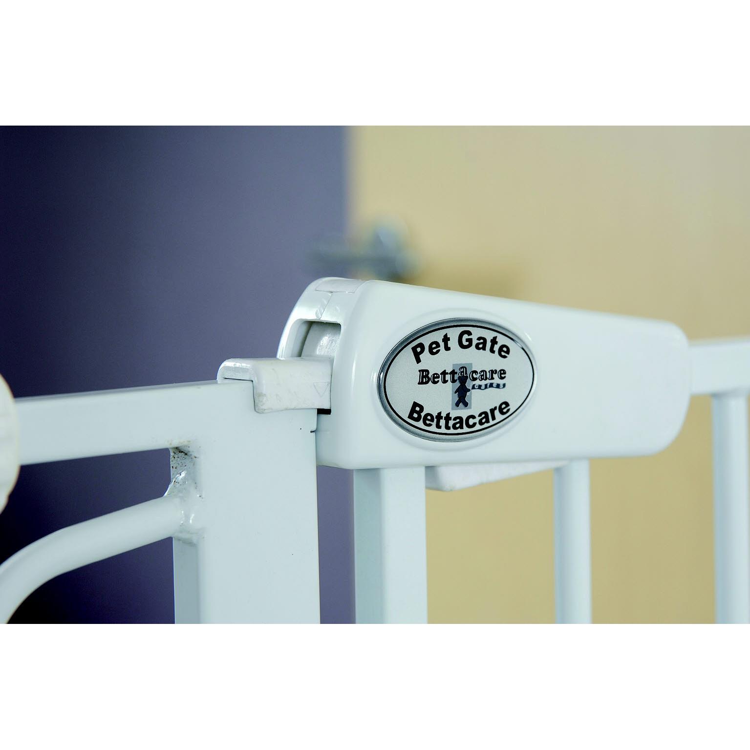 Bettacare Pet gate with cat flap buy at Galaxus