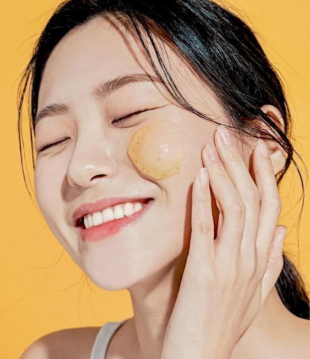 Actual product image Hyggee Relief chamomile mask (95 ml)