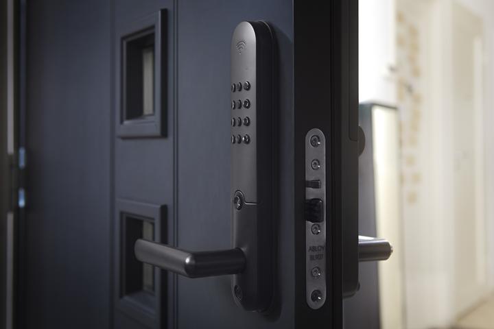Image du produit Yale Doorman L3 -??lylukko, musta (Clé)