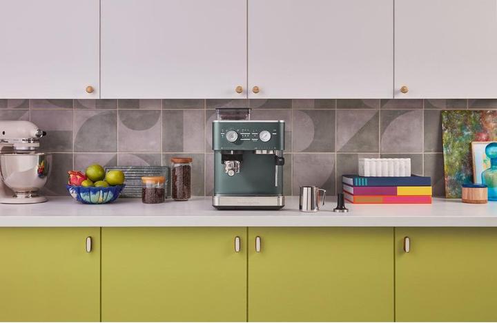 Productafbeelding KitchenAid Portafiltermachine 5KES6551EJP Artisan met molen jeneverbes