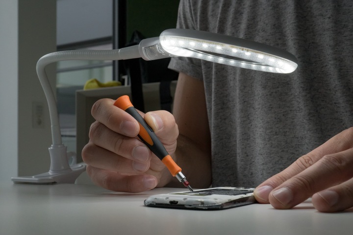 Produktbild Goobay LED-Klemm-Lupenleuchte, 6 W