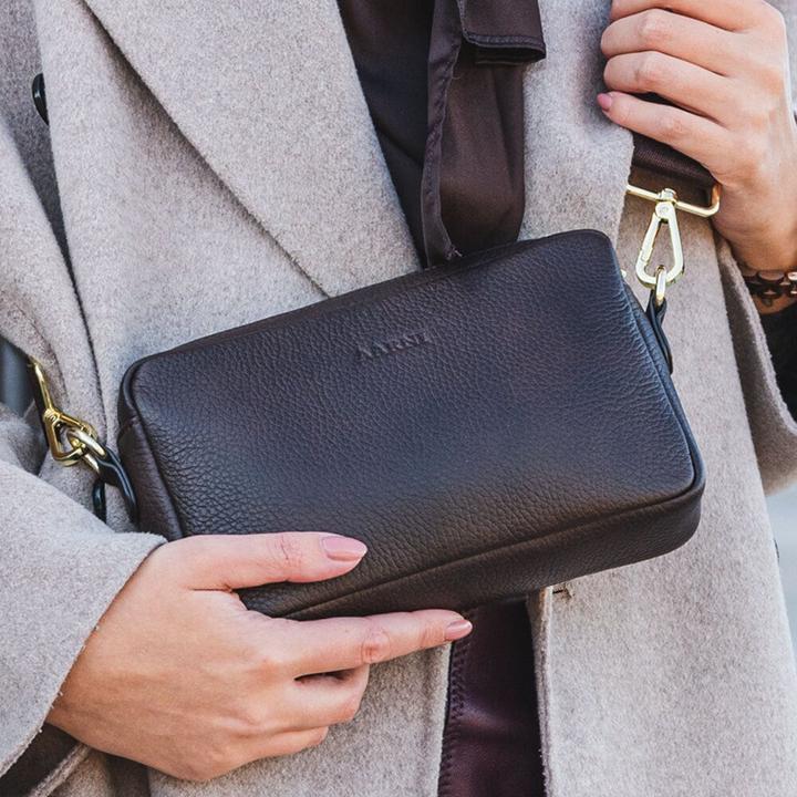 Produktbild Aarni Crossbody Bag -olkalaukku, musta, kultainen vetoketju