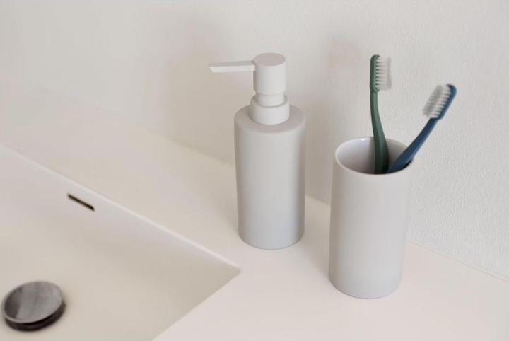 Actual product image Zone Denmark Zahnputzbecher Solo Hellgrau, Detailfarbe: Hellgrau (7.5 x 7.5 x 13 cm)