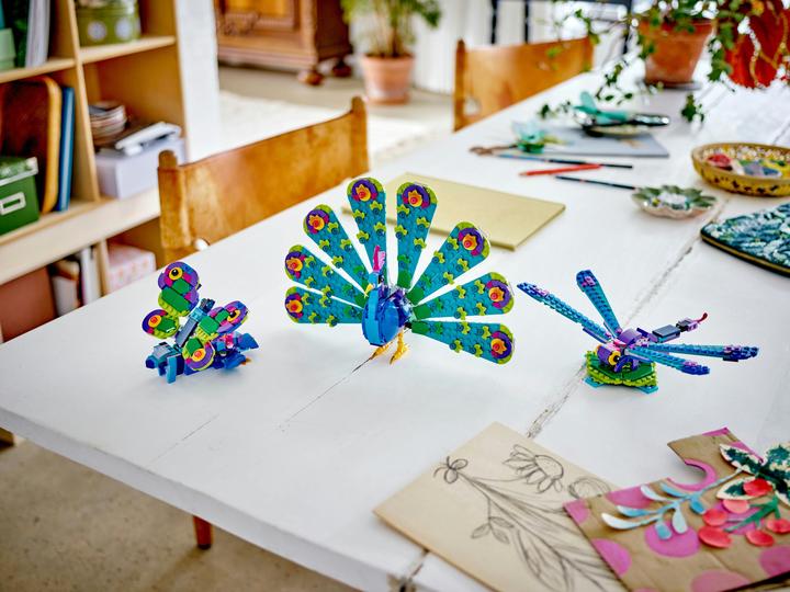 Actual product image LEGO Creator Exotic Peacock