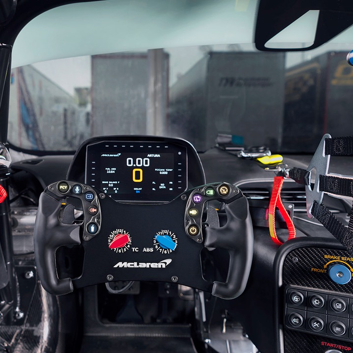 Immagine prodotto Ascher Racing Volante McLaren Artura GT4